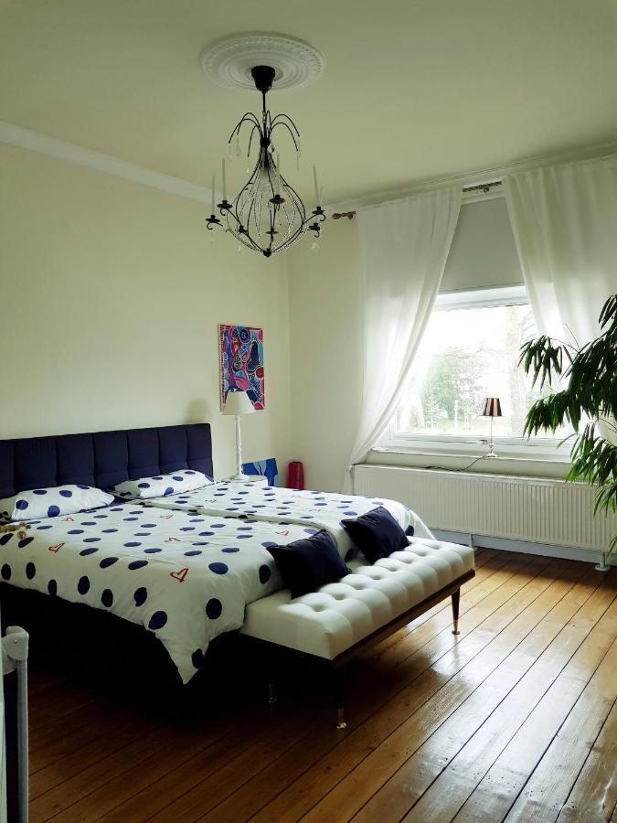 Ferienwohnung Villa Flora 첼레 외부 사진
