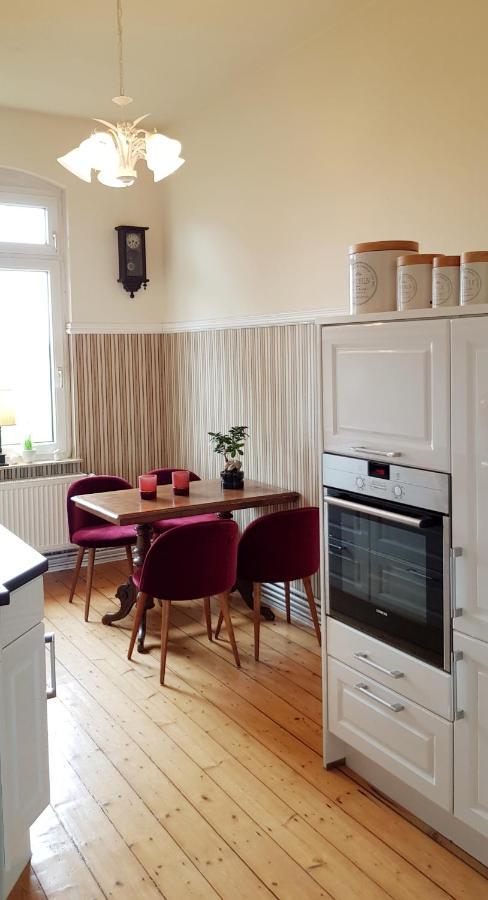 Ferienwohnung Villa Flora 첼레 외부 사진